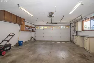 18411 NE Davis St, Portland, OR 97230 - Photo 20