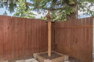 18411 NE Davis St, Portland, OR 97230 - Photo 26