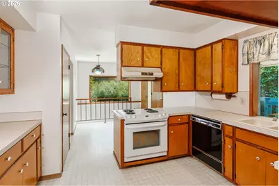 5010 SW Miles St, Portland, OR 97219 - Photo 8