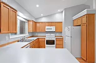 4575 Cambon St, Eugene, OR 97402 - Photo 10