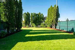 13137 SE Mill St, Portland, OR 97233 - Photo 34