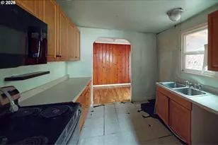 870 Kelly Blvd, Springfield, OR 97477 - Photo 8