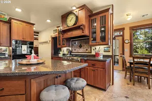 563 Lillian Ln, Roseburg, OR 97471 - Photo 12