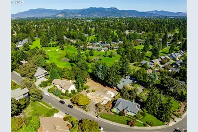 516 Spyglass Dr, Eugene, OR 97401 - Photo 8