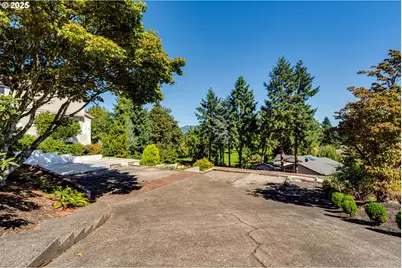 516 Spyglass Dr, Eugene, OR 97401 - Photo 2