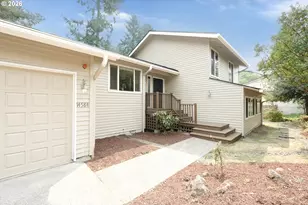 14584 Rainbow Dr, Lake Oswego, OR 97035 - Photo 2