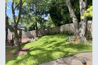 735 SW Caldew Dr, Portland, OR 97219 - Photo 30