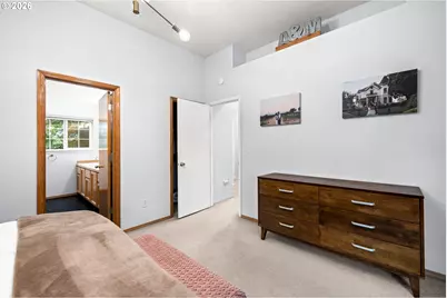 735 SW Caldew Dr, Portland, OR 97219 - Photo 18