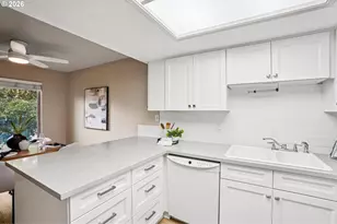 86 Kingsgate Rd, Lake Oswego, OR 97035 - Photo 10