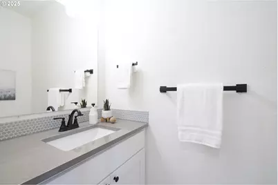 6537 SE Woodstock Blvd, Portland, OR 97206 - Photo 14