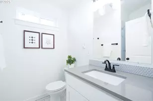 6537 SE Woodstock Blvd, Portland, OR 97206 - Photo 18