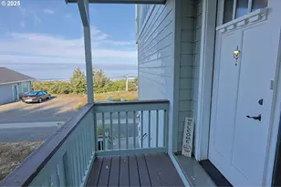 29153 Kerber Dr, Gold Beach, OR 97444 - Photo 10