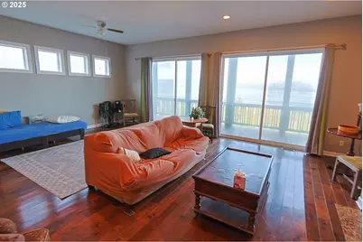 29153 Kerber Dr, Gold Beach, OR 97444 - Photo 14