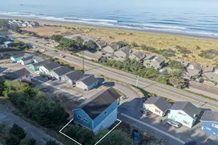 29153 Kerber Dr, Gold Beach, OR 97444 - Photo 2