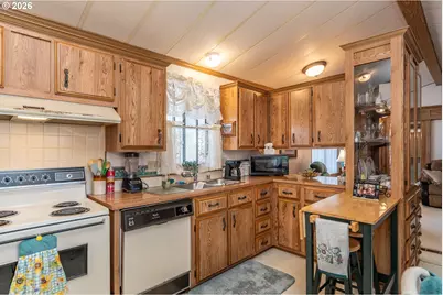 1007 Shadow Ranch Ln, Roseburg, OR 97470 - Photo 14