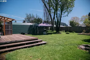 5593 B St, Springfield, OR 97478 - Photo 18