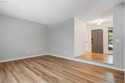 6422 SW Roundtree Ct, Portland, OR 97219 - Photo 4