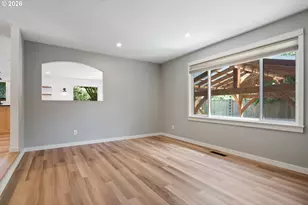 6422 SW Roundtree Ct, Portland, OR 97219 - Photo 6