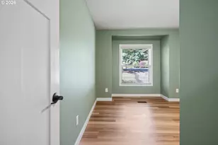 6422 SW Roundtree Ct, Portland, OR 97219 - Photo 18