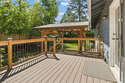 6422 SW Roundtree Ct, Portland, OR 97219 - Photo 32