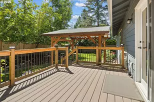 6422 SW Roundtree Ct, Portland, OR 97219 - Photo 32