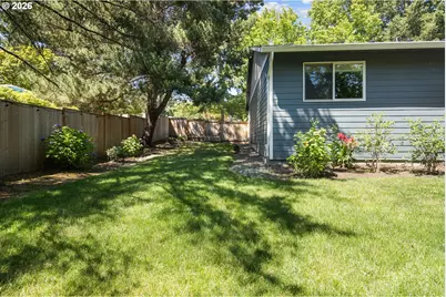 6422 SW Roundtree Ct, Portland, OR 97219 - Photo 36
