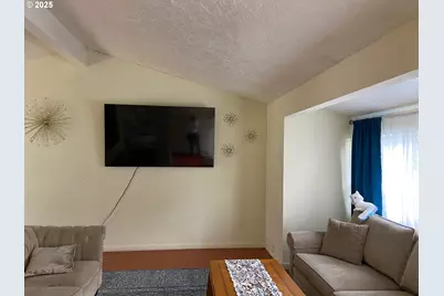 14407 SE Stephens St, Portland, OR 97233 - Photo 2
