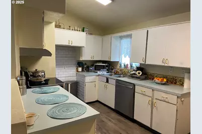 14407 SE Stephens St, Portland, OR 97233 - Photo 4