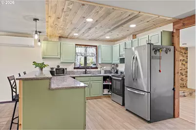 1601 Maple St, Myrtle Point, OR 97458 - Photo 10