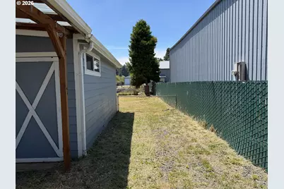 145 S 5th St, Lakeside, OR 97449 - Photo 20
