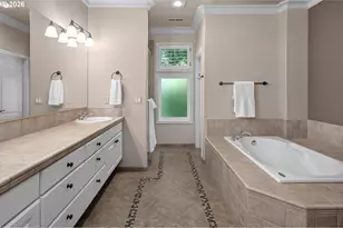 4965 Mulholland Dr, Lake Oswego, OR 97035 - Photo 34