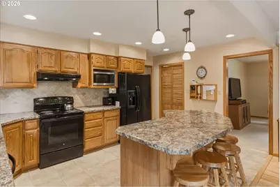 299 Cedar Ln, Longview, WA 98632 - Photo 6