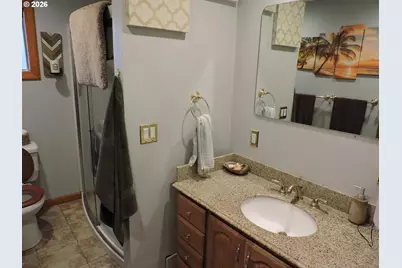 9200 SW Sagert St, Tualatin, OR 97062 - Photo 4