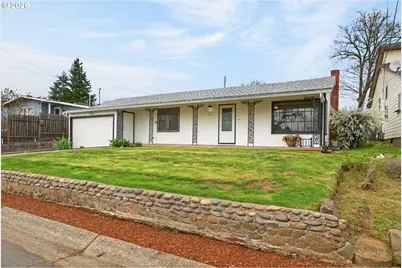 262 NW Cecil Ave, Roseburg, OR 97470 - Photo 2