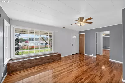 262 NW Cecil Ave, Roseburg, OR 97470 - Photo 6