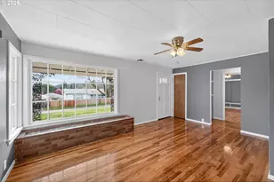 262 NW Cecil Ave, Roseburg, OR 97470 - Photo 6