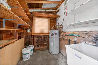 262 NW Cecil Ave, Roseburg, OR 97470 - Photo 24