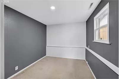 262 NW Cecil Ave, Roseburg, OR 97470 - Photo 16