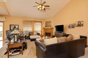521 NW Mount Mazama St, McMinnville, OR 97128 - Photo 4