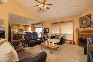 521 NW Mount Mazama St, McMinnville, OR 97128 - Photo 8