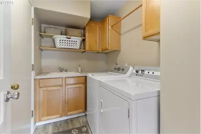 9495 SW Cherry Ln, Tualatin, OR 97062 - Photo 18