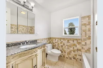 590 Rivington St, Astoria, OR 97103 - Photo 18