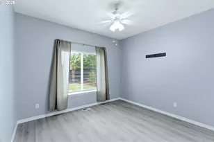 359 NW Eagle Feather St, Salem, OR 97304 - Photo 20