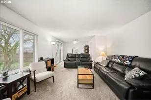 708 E Heintz St, Molalla, OR 97038 - Photo 4