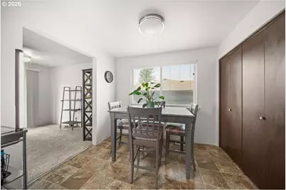 708 E Heintz St, Molalla, OR 97038 - Photo 6