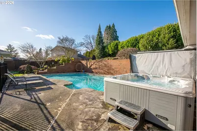 10891 SE Spruce View Ln, Happy Valley, OR 97086 - Photo 32