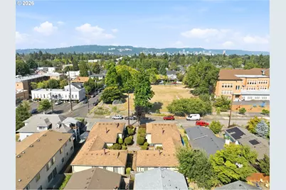 2350 SE 42nd St, Portland, OR 97215 - Photo 12