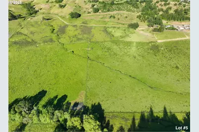 955 Kester Rd, Roseburg, OR 97470 - Photo 2