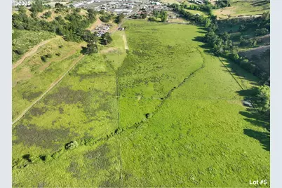 955 Kester Rd, Roseburg, OR 97470 - Photo 8