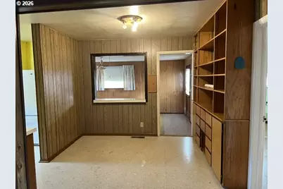 2012 NE Vine St, Roseburg, OR 97470 - Photo 8